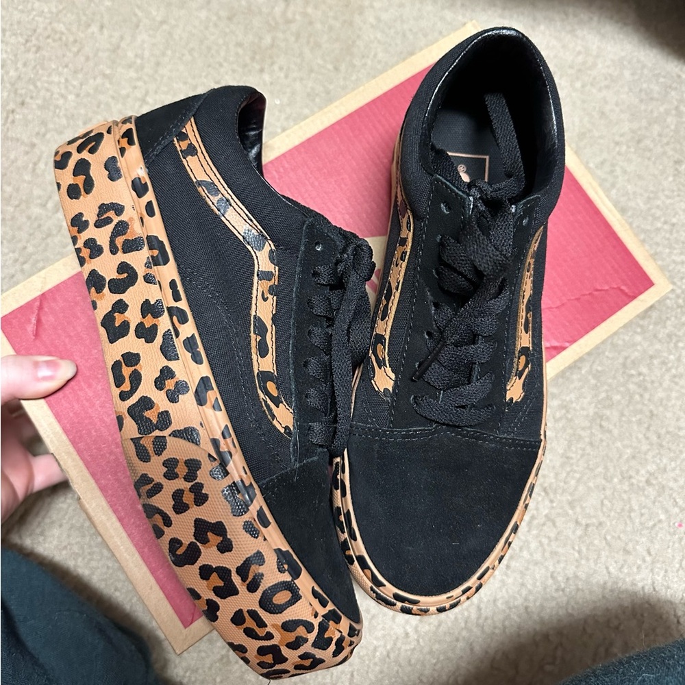 Vans Women's Black and Brown Leopard/cheetah